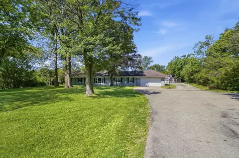 Exterior - 2553 Derr Rd, Springfield, OH 45503 photo 2 of 12