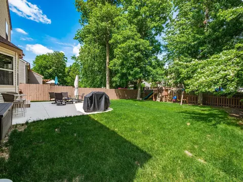 1517 Meadowlark Ln, Marysville, OH 43040