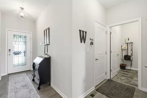 Entry Way - 242 Jay Ct, Delaware, OH 43015 photo 5 of 6