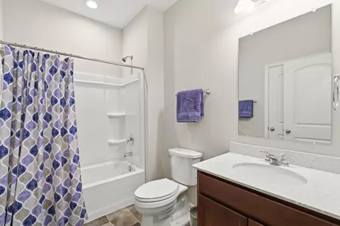 Bath - 242 Jay Ct, Delaware, OH 43015 photo 5 of 6