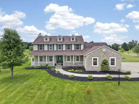 421 Warrenpoint Ln, Pataskala, OH 43062
