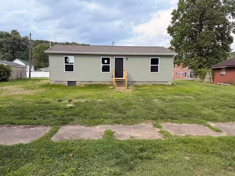 566 Jackson St, Nelsonville, OH 45764