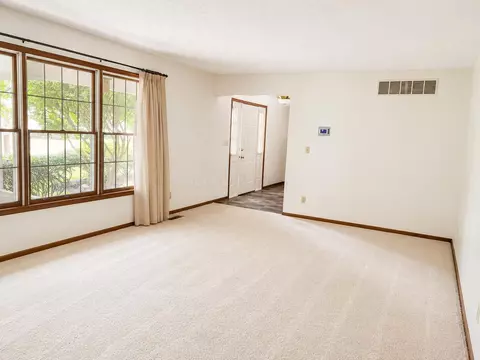 Living - 844 Brookpark Rd, Marion, OH 43302 photo 1 of 3