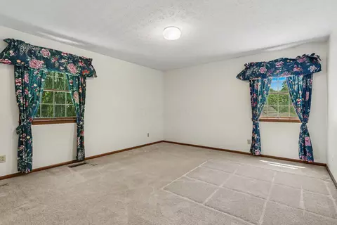 Bedroom - 844 Brookpark Rd, Marion, OH 43302 photo 2 of 4