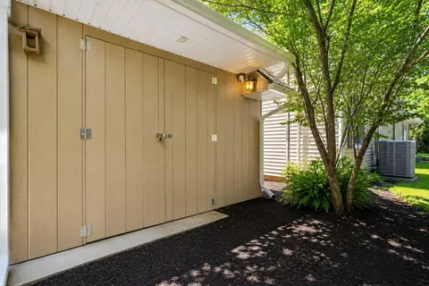 Exterior - 844 Brookpark Rd, Marion, OH 43302 photo 3 of 7