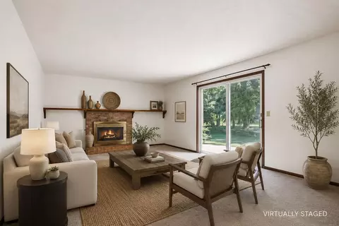 Living - 844 Brookpark Rd, Marion, OH 43302 photo 3 of 3
