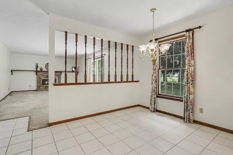 Dining - 844 Brookpark Rd, Marion, OH 43302 photo 2 of 2