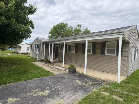68 Ohio Ave, West Jefferson, OH 43162