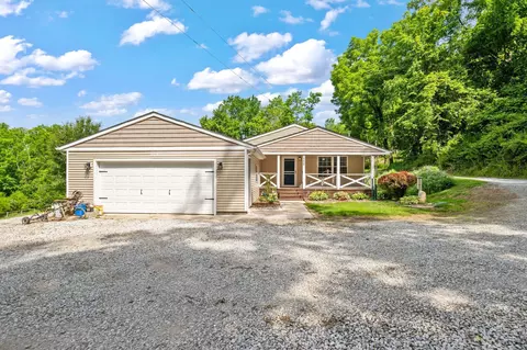 2339 Pumpkinvine Rd SE, Lancaster, OH 43130