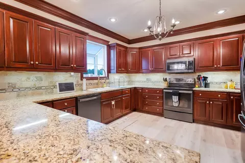 Kitchen - 2272 Flagstick Dr, Marion, OH 43302 photo 2 of 3