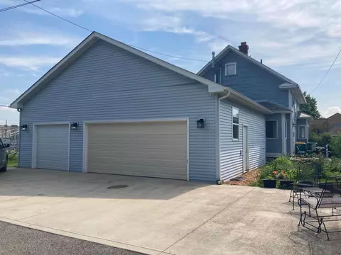 43 S Center St, West Jefferson, OH 43162