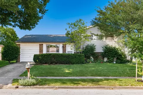 2076 Queensbridge Dr, Columbus, OH 43235