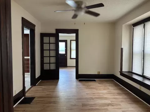 Living - 138 W Mark St, Marion, OH 43302 photo 2 of 3