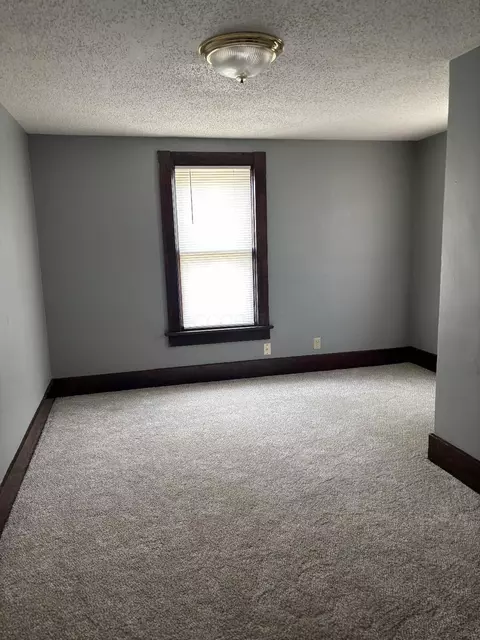 Bedroom - 138 W Mark St, Marion, OH 43302 photo 3 of 3