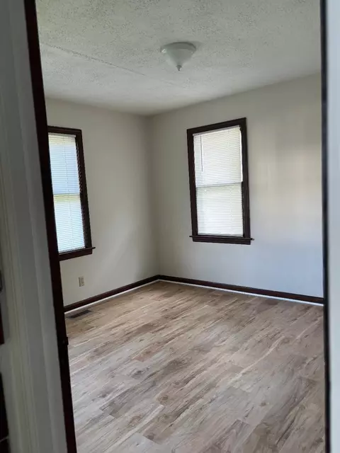 Bedroom - 138 W Mark St, Marion, OH 43302 photo 1 of 3
