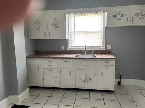 Kitchen - 138 W Mark St, Marion, OH 43302 photo 1 of 1