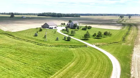 1050 Eckard Rd, Centerburg, OH 43011