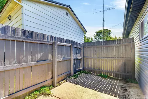 Exterior - 503 E 7th St, Wellston, OH 45692 photo 5 of 7