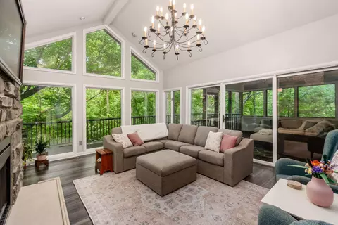 7089 Cooper Rd, Westerville, OH 43081