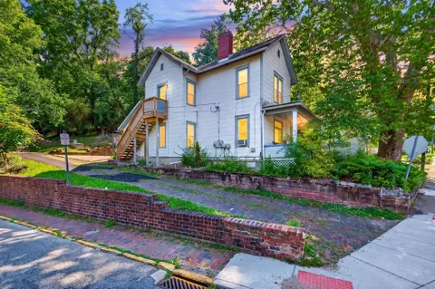 210 W State St, Athens, OH 45701