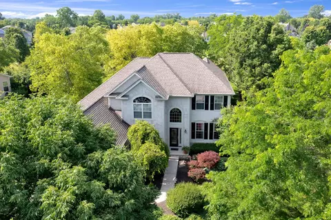 2916 Pebble Dr, Lewis Center, OH 43035