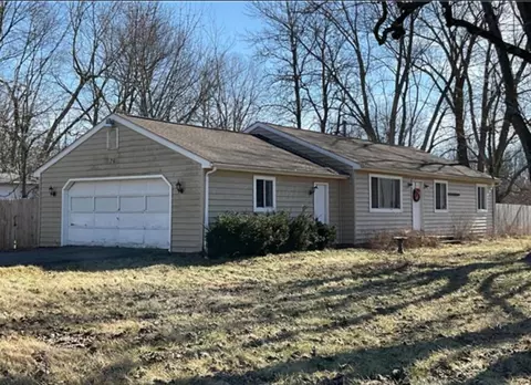 76 Harrison St SW, Pataskala, OH 43062