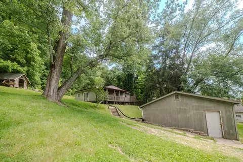 12 Spring St, Glouster, OH 45732