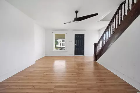 Living - 123 W Corwin St, Circleville, OH 43113 photo 6 of 8
