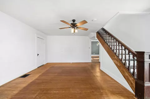 Living - 123 W Corwin St, Circleville, OH 43113 photo 3 of 8