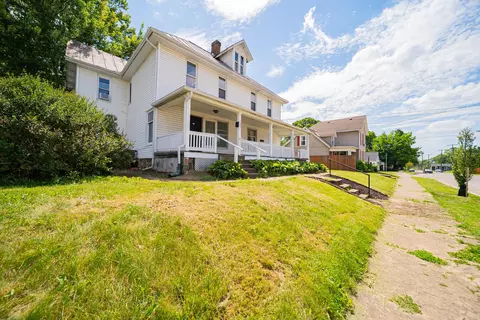 Exterior - 123 W Corwin St, Circleville, OH 43113 photo 2 of 6