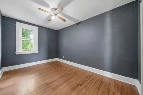 Bedroom - 123 W Corwin St, Circleville, OH 43113 photo 8 of 13