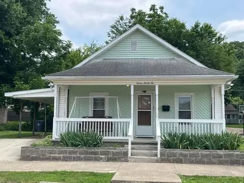 792 Poplar St, Nelsonville, OH 45764