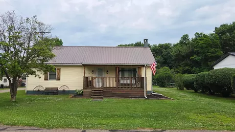 108 Washington St, Coshocton, OH 43812