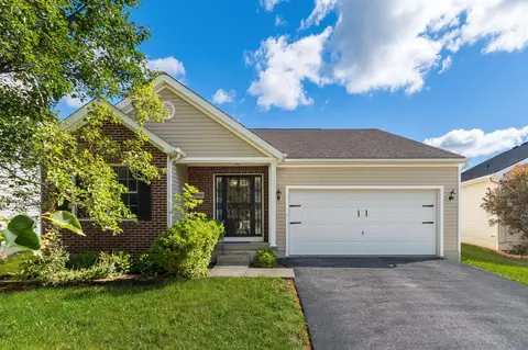 8580 Old Field Birch Dr, Blacklick, OH 43004