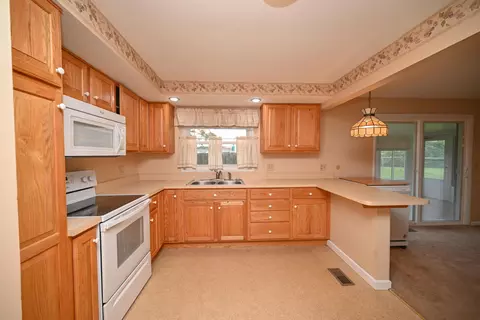 Kitchen - 237 Edgefield Blvd, Marion, OH 43302 photo 1 of 2