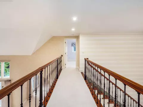 Entry Way - 6 Lyonsgate Rd, Bexley, OH 43209 photo 4 of 4
