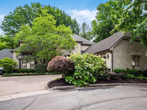 Exterior - 6 Lyonsgate Rd, Bexley, OH 43209 photo 10 of 19