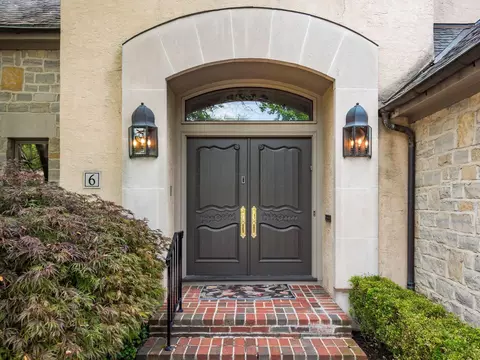 Entry Way - 6 Lyonsgate Rd, Bexley, OH 43209 photo 1 of 4