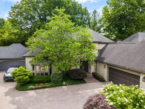Exterior - 6 Lyonsgate Rd, Bexley, OH 43209 photo 14 of 19