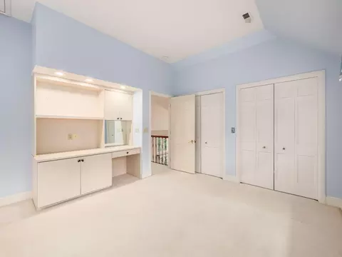 Bedroom - 6 Lyonsgate Rd, Bexley, OH 43209 photo 4 of 6
