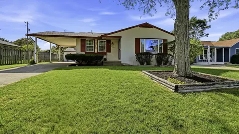 6493 Dobson Sq E, Columbus, OH 43229
