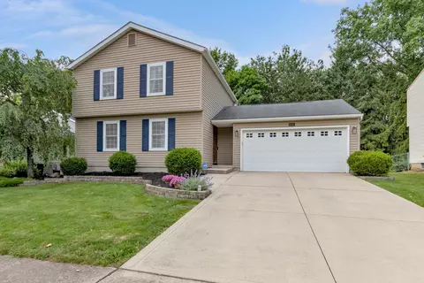 8343 Seabright Dr, Powell, OH 43065