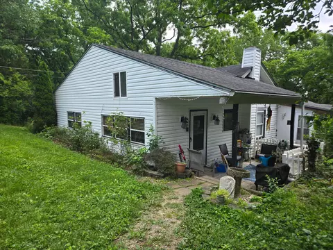 5590 Dawn Dr, Grove City, OH 43123
