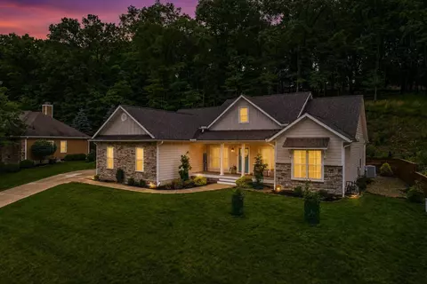 866 Howell Dr, Newark, OH 43055