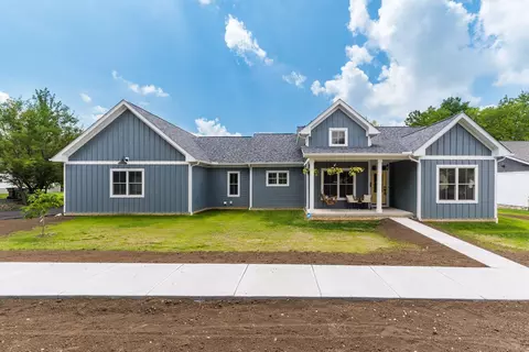 52 Clinton St, Canal Winchester, OH 43110