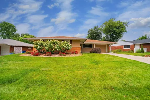 5627 Copenhagen Dr, Westerville, OH 43081