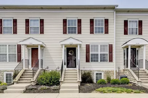 7022 Gallant Fox Dr #12, New Albany, OH 43054