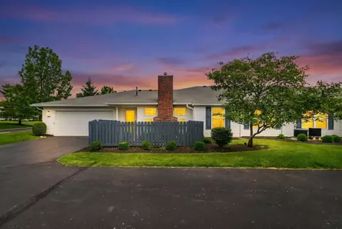 8351 Greyhawk Cir, Columbus, OH 43240