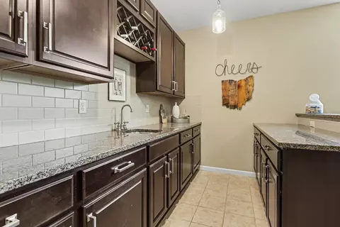 Kitchen - 4179 Hickory Rock Dr, Powell, OH 43065 photo 4 of 5