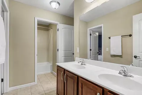 Bath - 4179 Hickory Rock Dr, Powell, OH 43065 photo 5 of 6